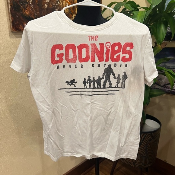 The Goonies t-shirt size small in used condition - Picture 1 of 5